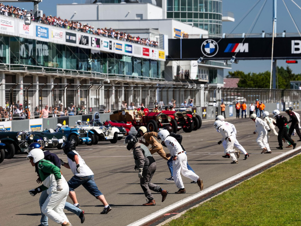 Oldtimer Grand Prix mit Meeting Point MG Car Club